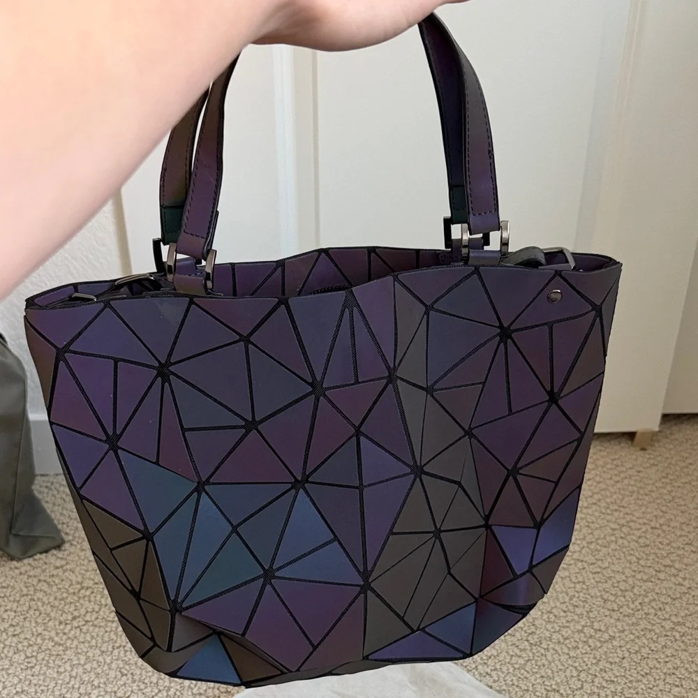 Geometric Patterned Tote and Wallet Set - Picture 6 of 10